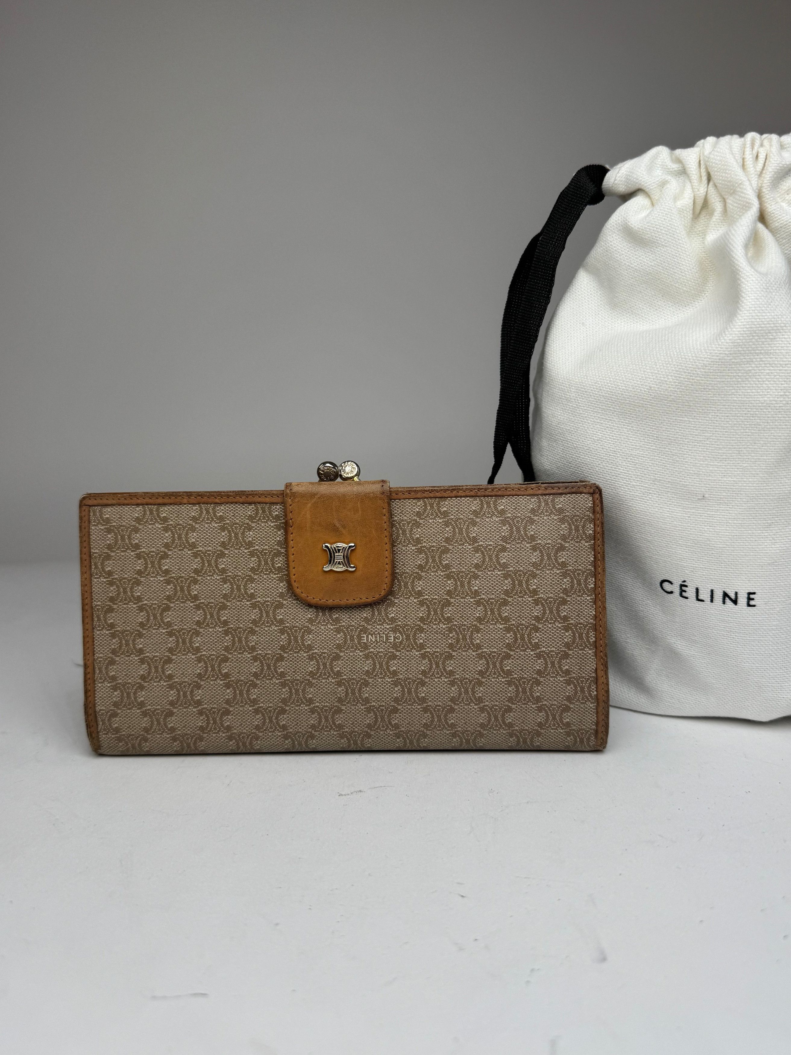 Celine Vintage Paris Triomphe Leather Wallet beige Size ONE SIZE - 12 Thumbnail