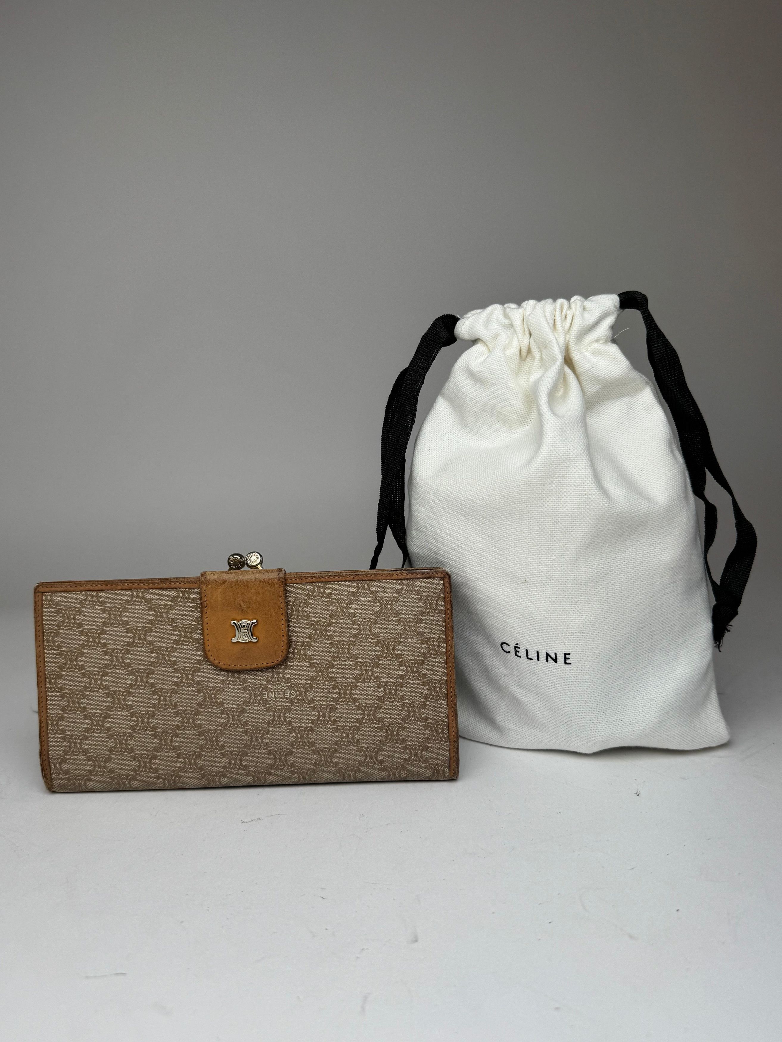 Celine Vintage Paris Triomphe Leather Wallet beige Size ONE SIZE - 15 Thumbnail