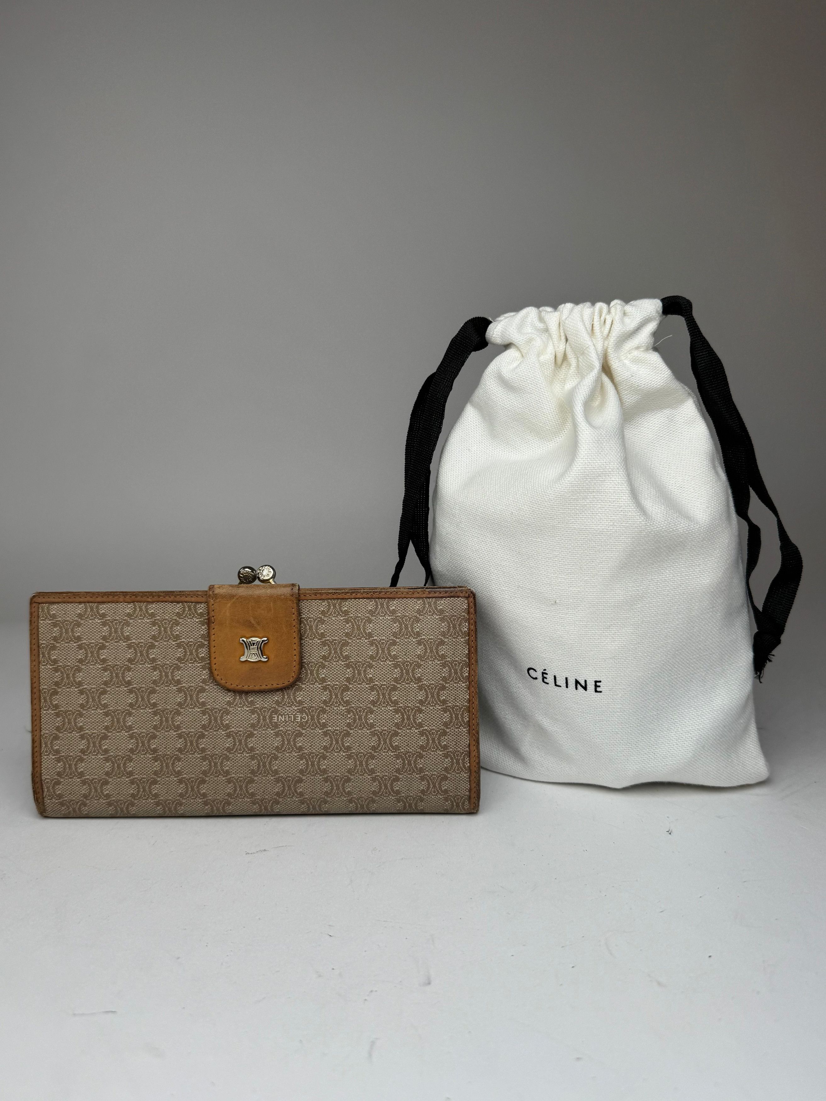 Celine Vintage Paris Triomphe Leather Wallet beige Size ONE SIZE - 8 Thumbnail