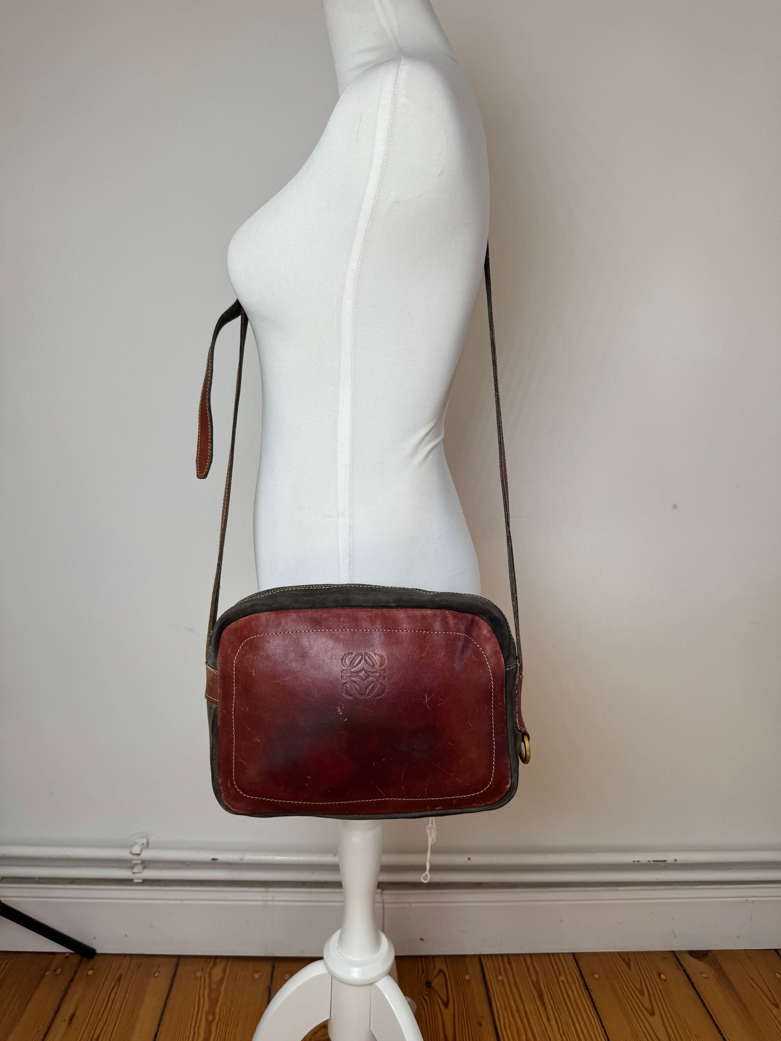 Loewe Vintage Madrid Suede Leather bag Red Green Size ONE SIZE - 14 Thumbnail