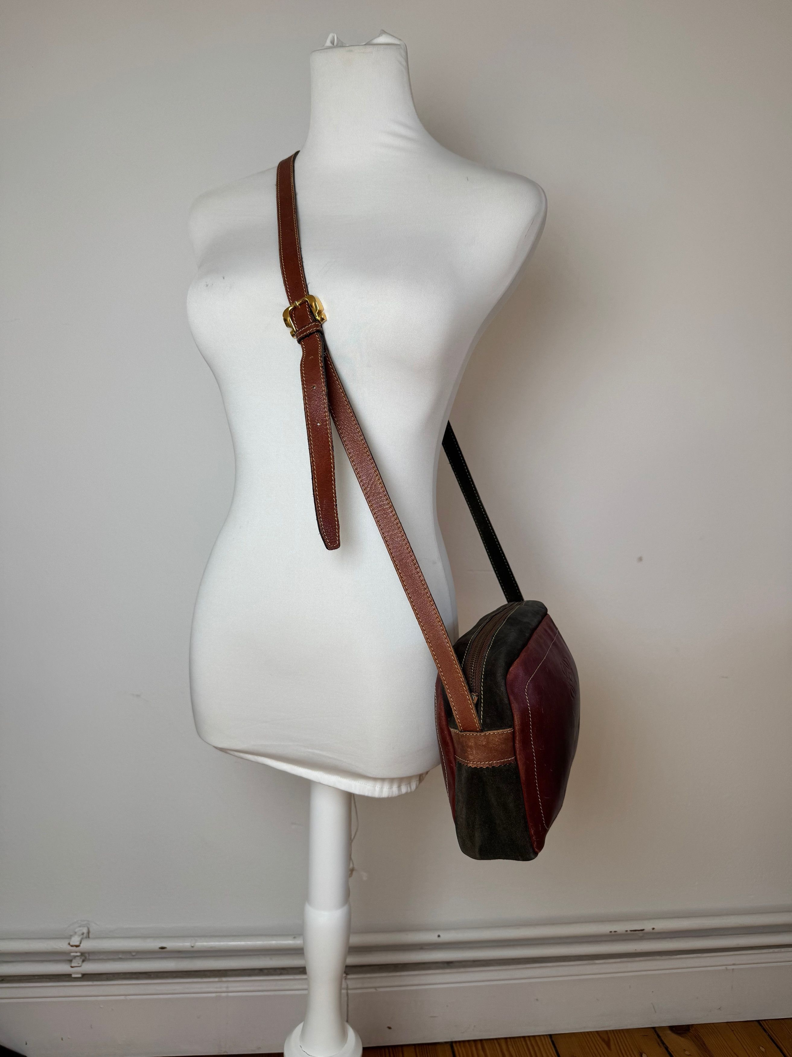 Loewe Vintage Madrid Suede Leather bag Red Green Size ONE SIZE - 15 Thumbnail