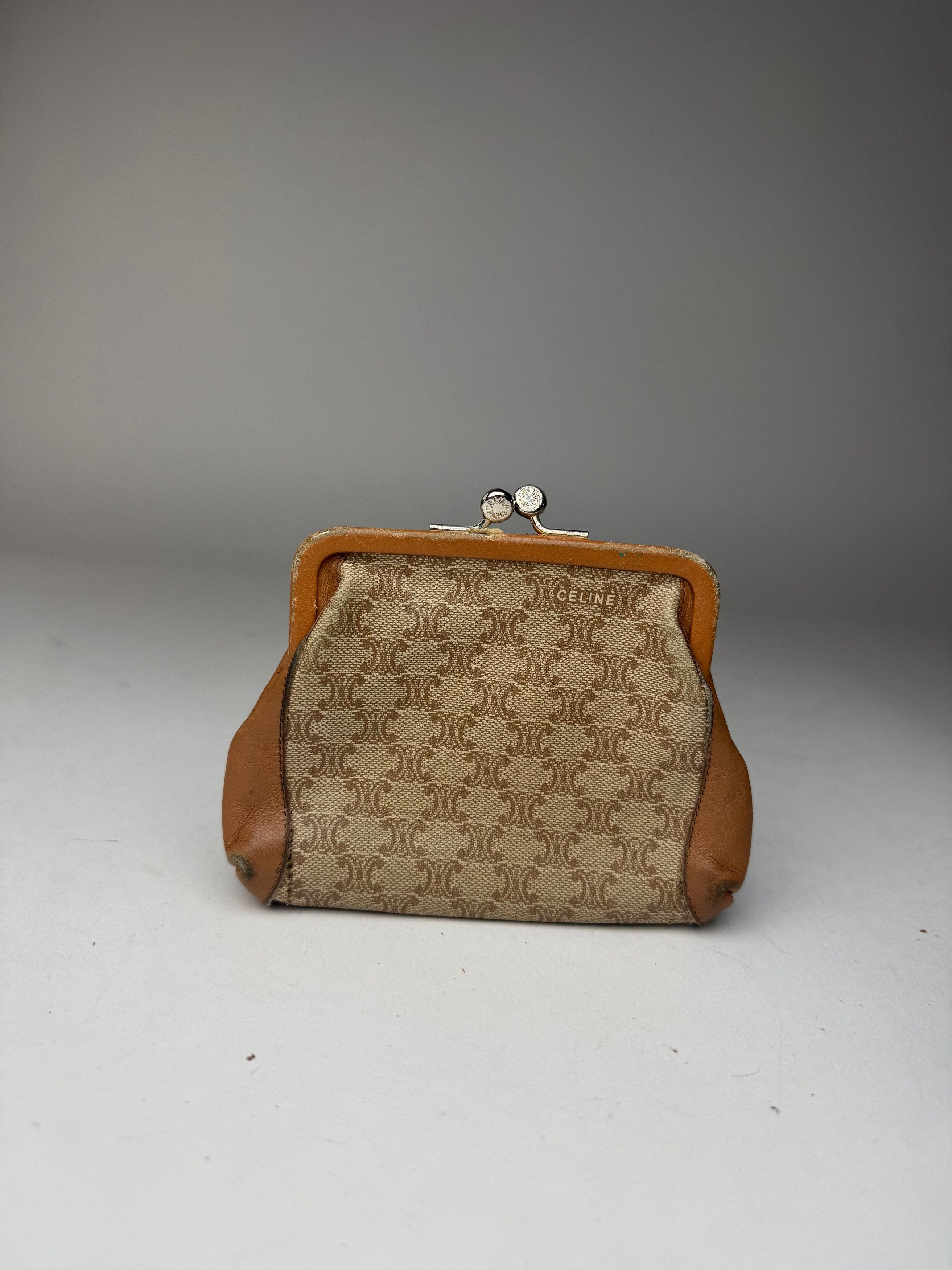Celine Vintage Paris Triomphe Monogram Leather card Holder / Purse Size ONE SIZE - 12 Thumbnail