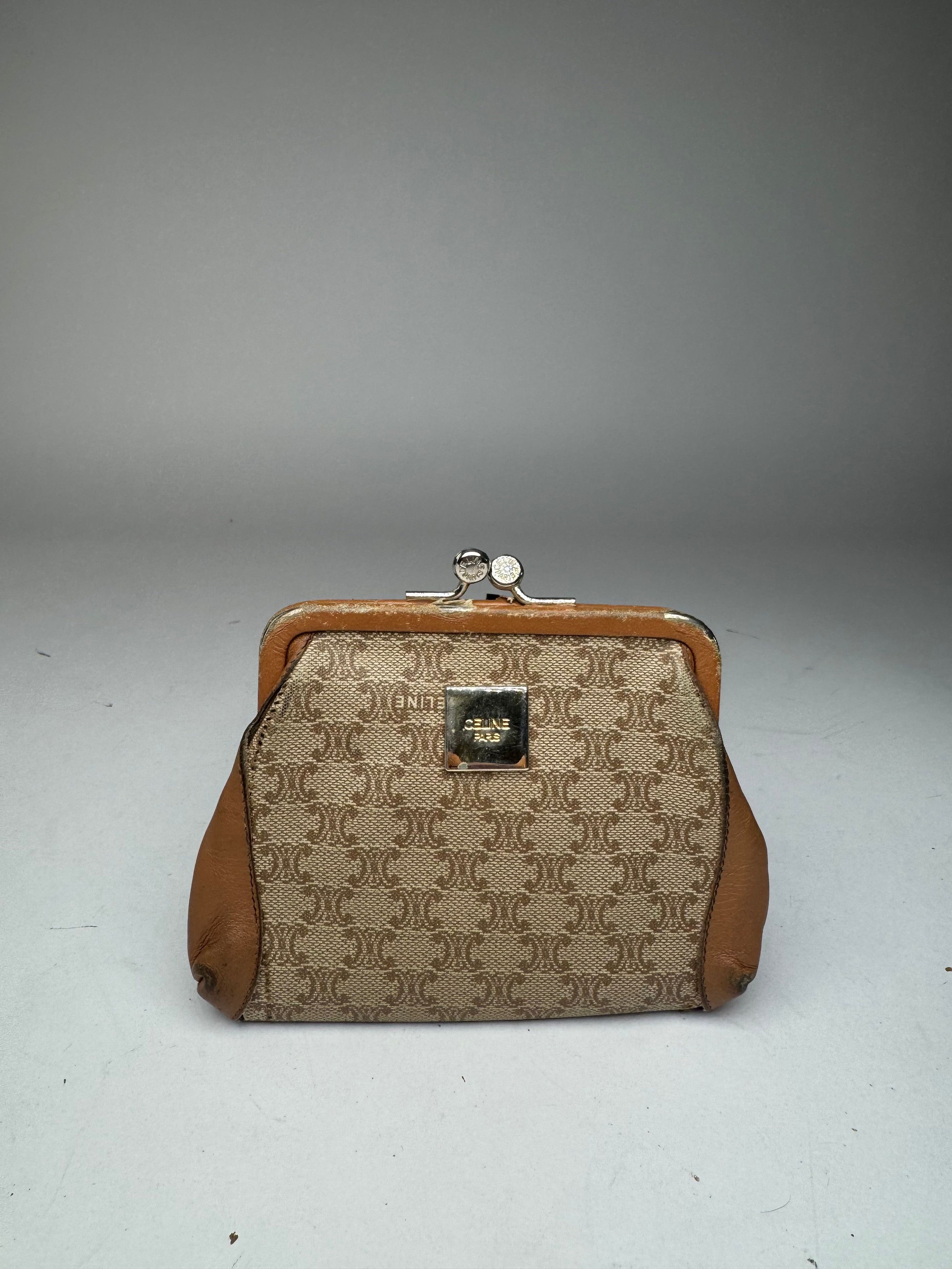 Celine Vintage Paris Triomphe Monogram Leather card Holder / Purse Size ONE SIZE - 6 Thumbnail