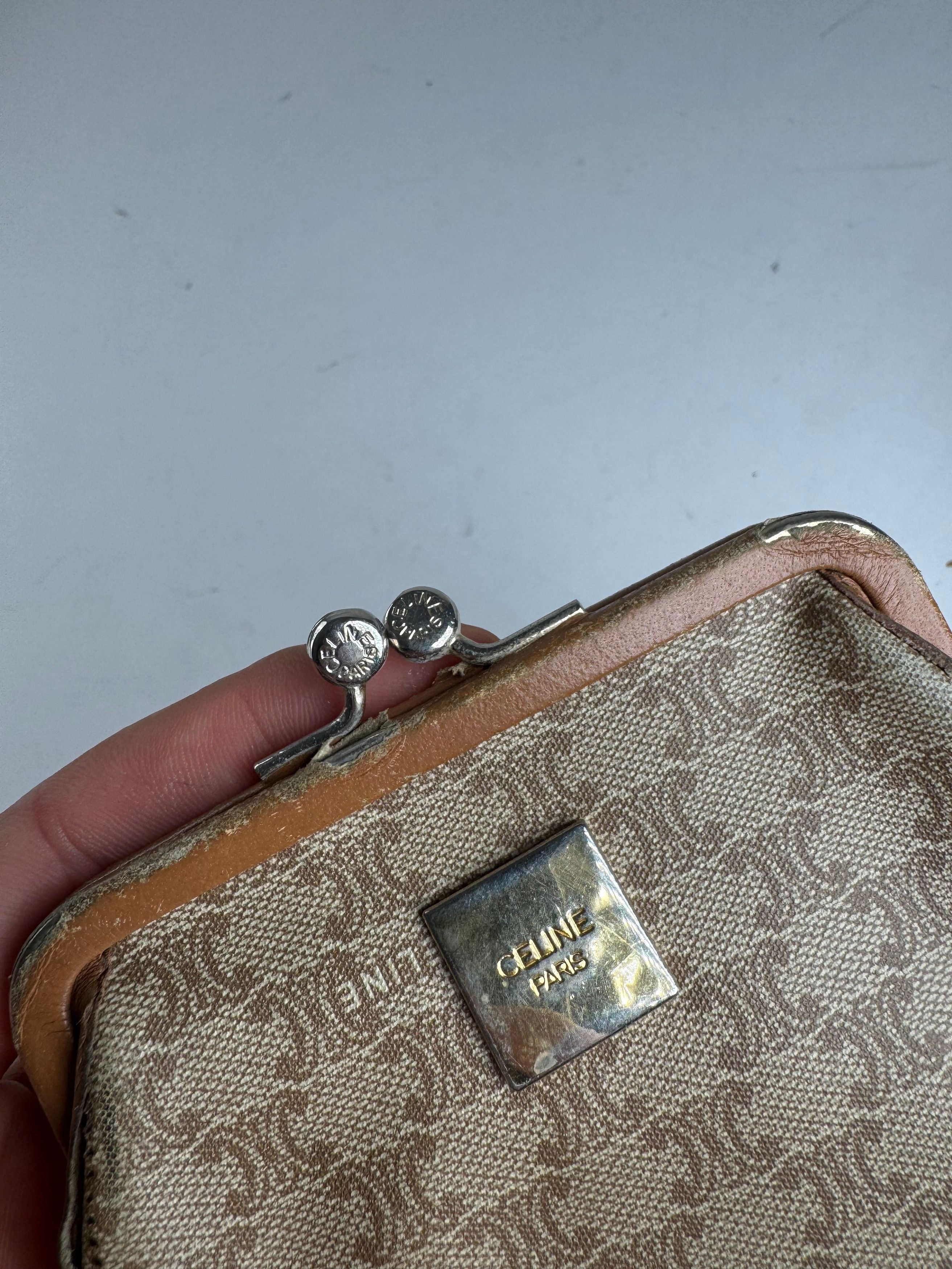 Celine Vintage Paris Triomphe Monogram Leather card Holder / Purse Size ONE SIZE - 4 Thumbnail