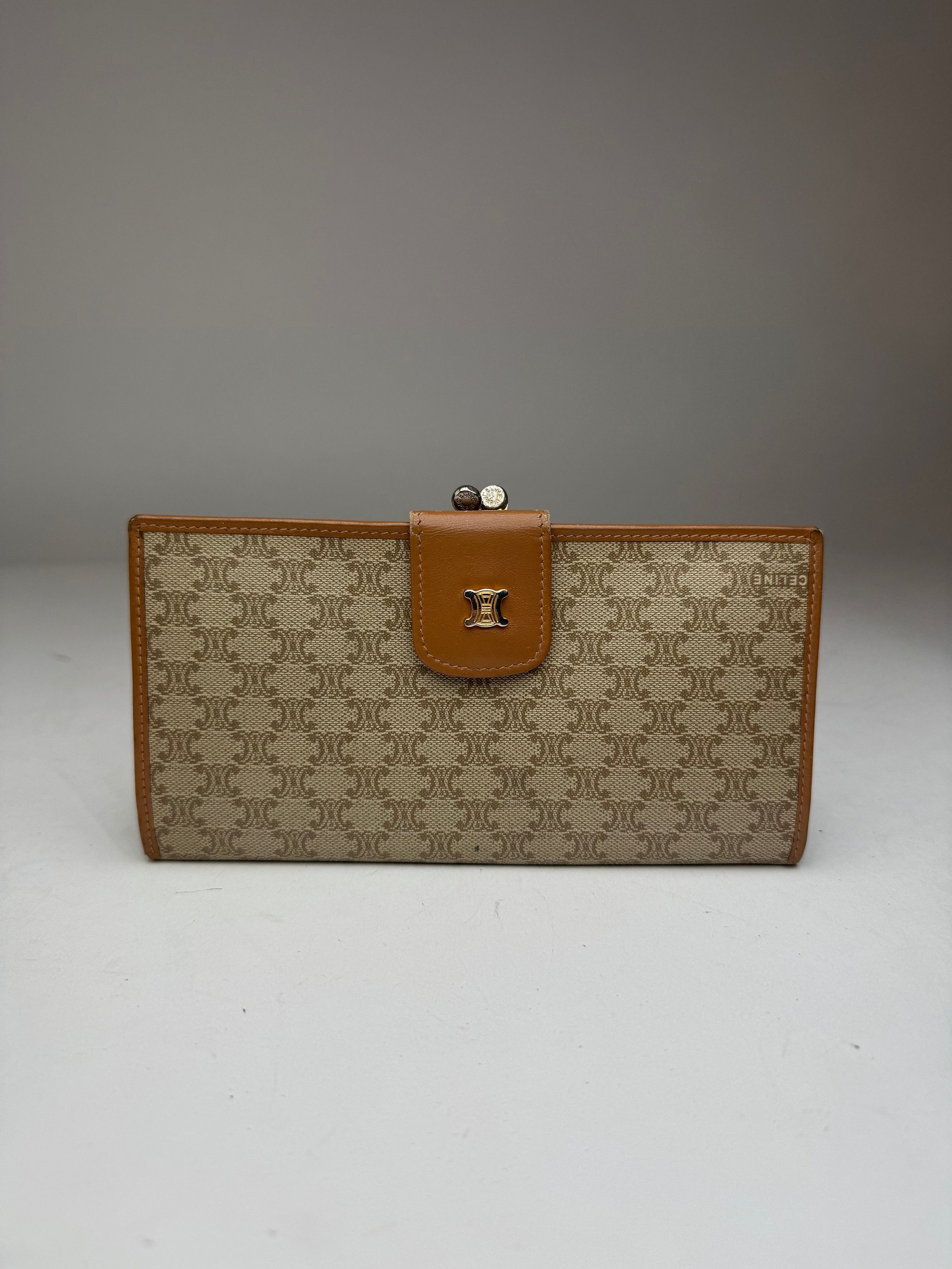 Celine Vintage Paris Monogram Leather Wallet beige Size ONE SIZE - 11 Thumbnail