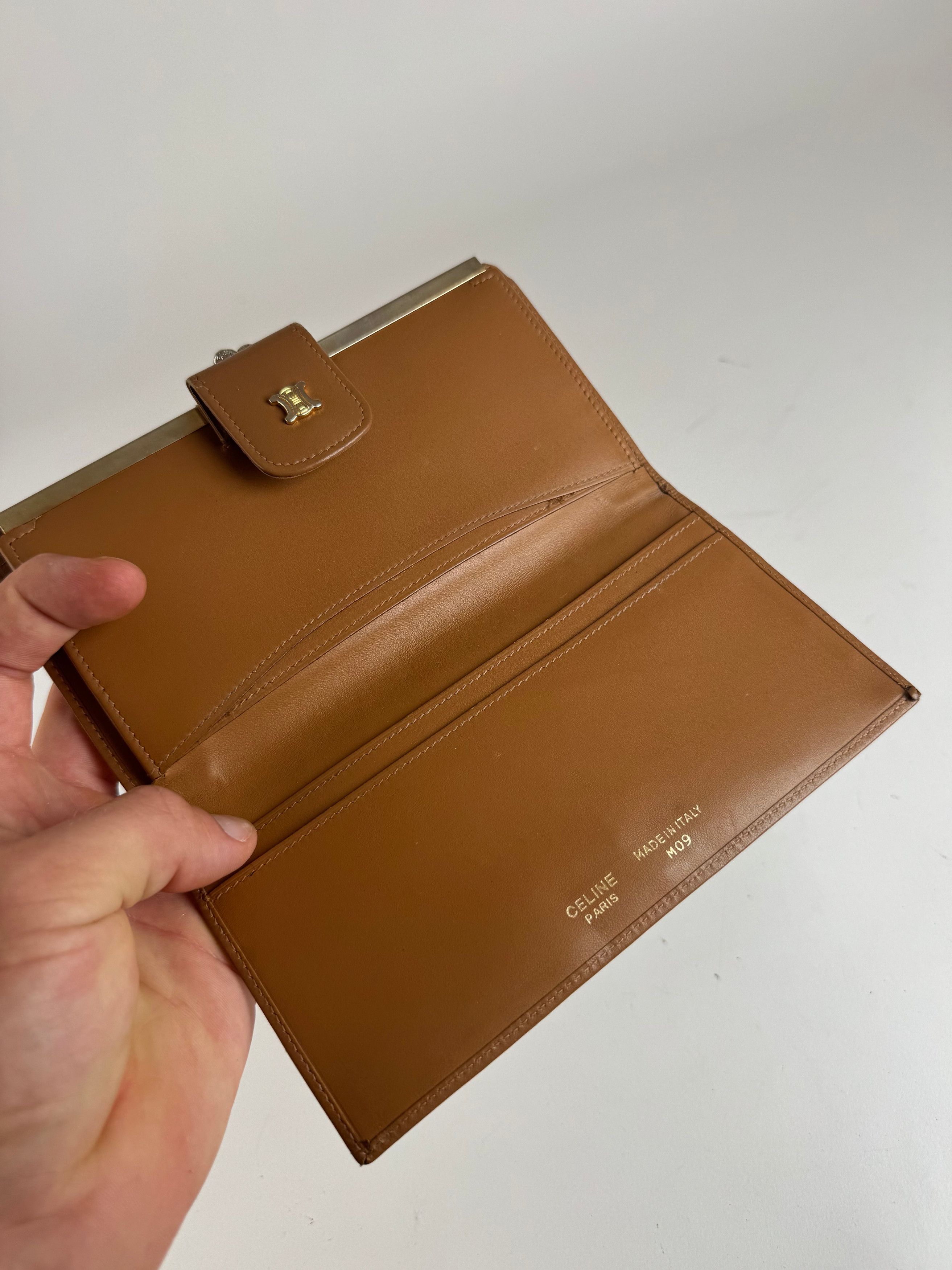 Celine Vintage Paris Monogram Leather Wallet beige Size ONE SIZE - 4 Thumbnail
