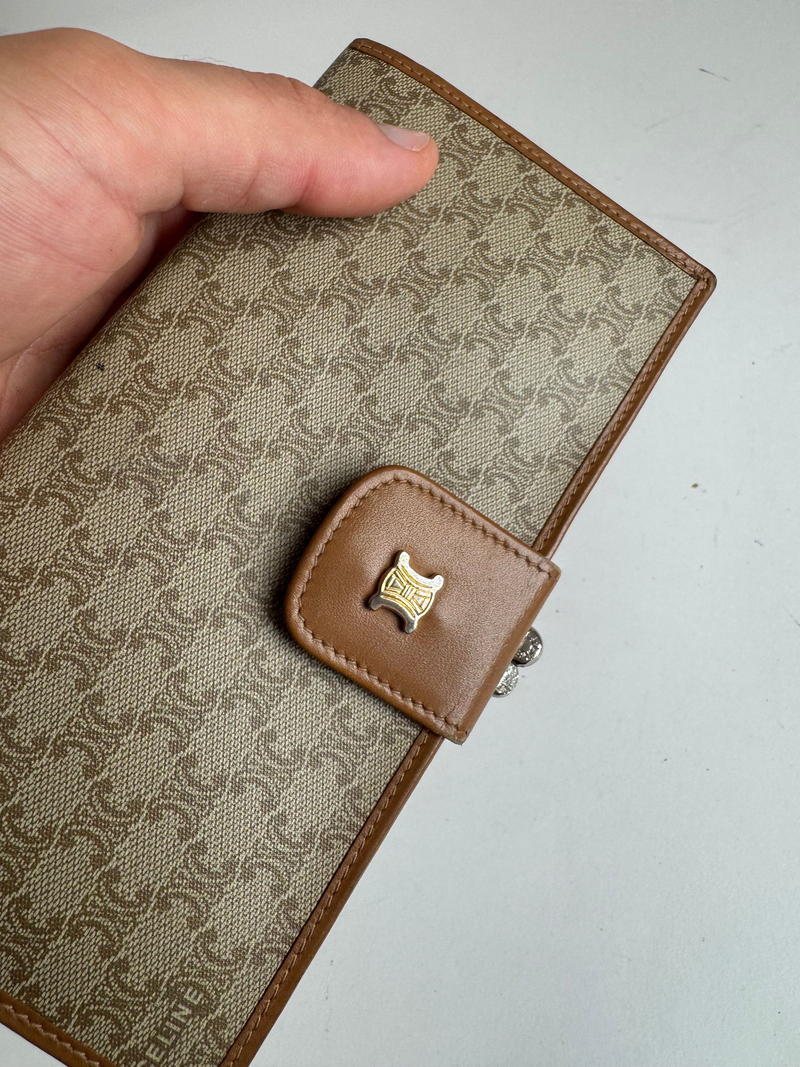 Celine Vintage Paris Monogram Leather Wallet beige Size ONE SIZE - 3 Thumbnail