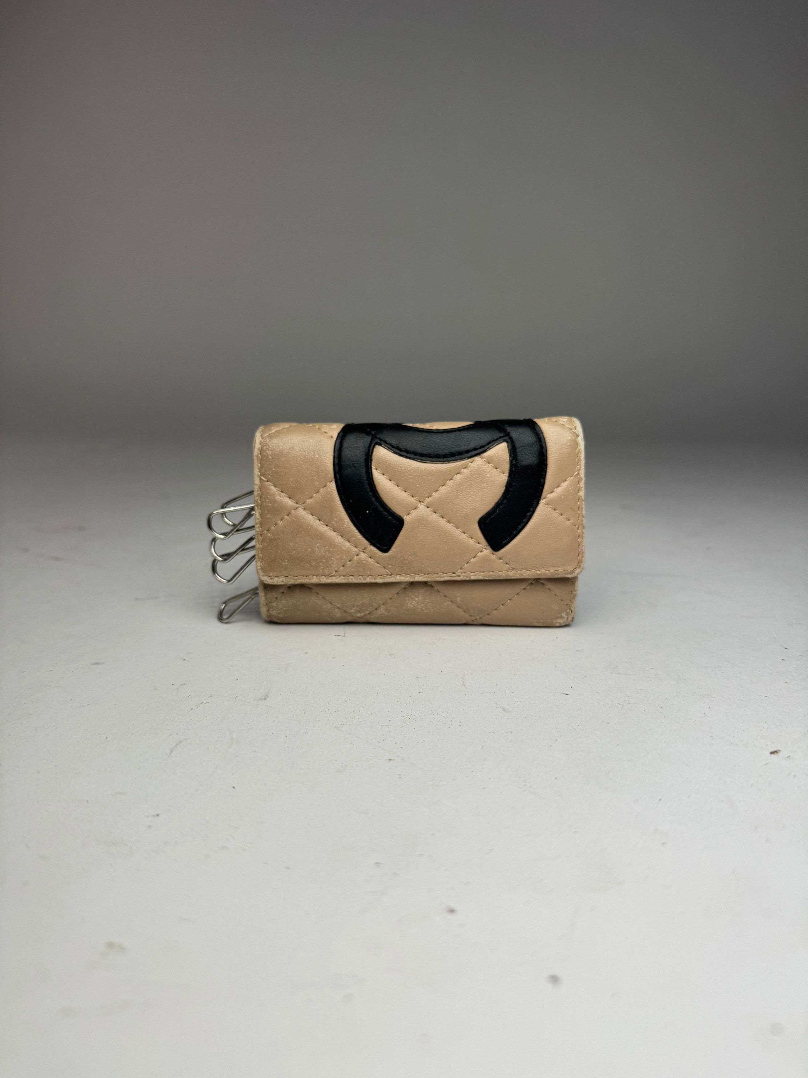 Chanel Vintage Leather Key Holder Beige black Size ONE SIZE - 6 Thumbnail