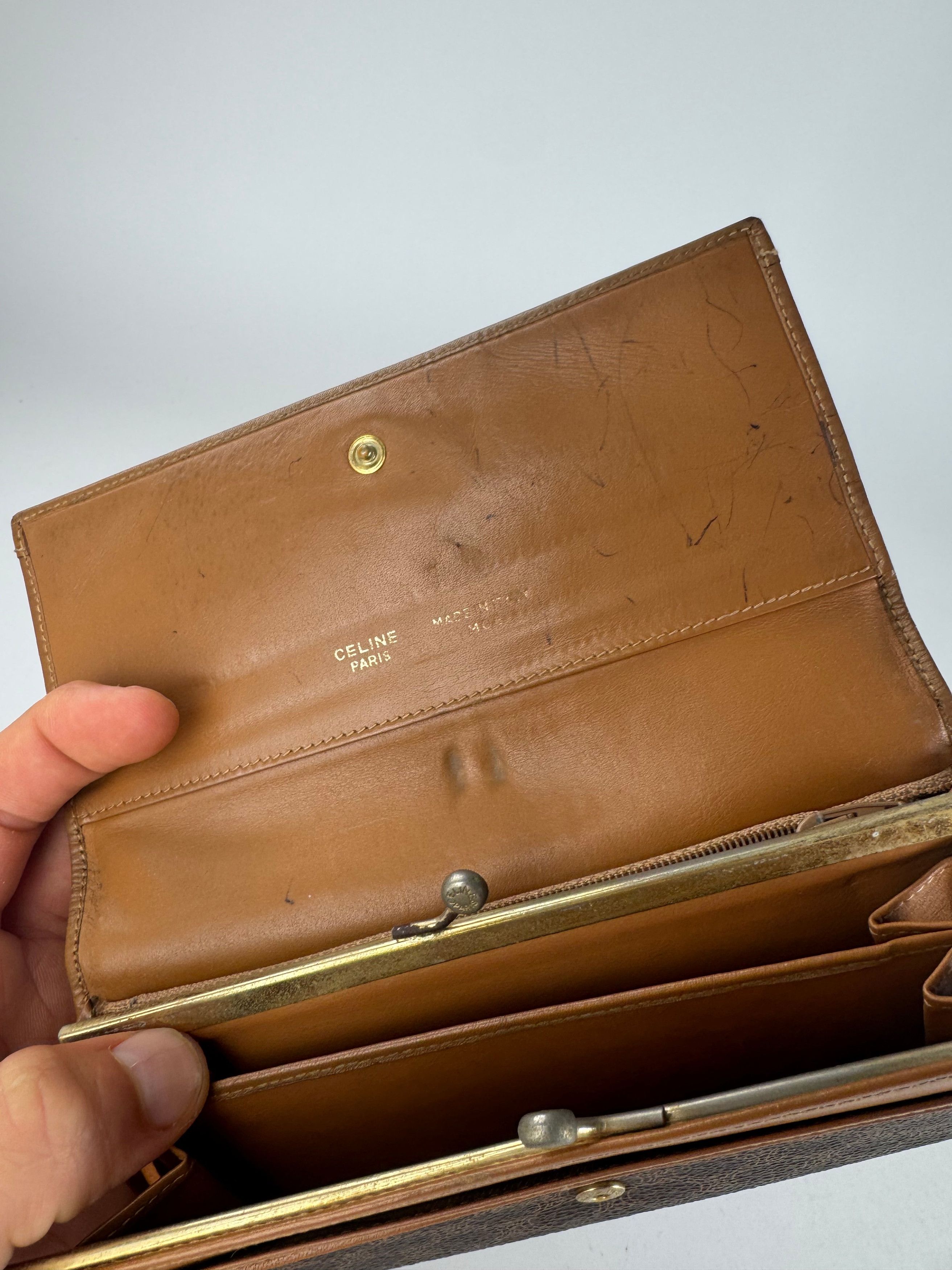 Celine Vintage Triomphe Monogram Leather wallet brown Size ONE SIZE - 6 Thumbnail