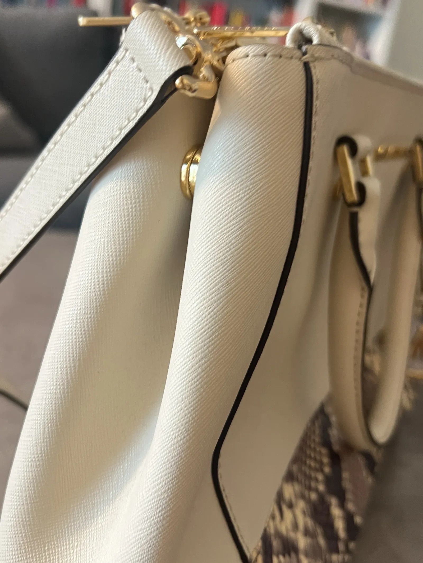 Michael Kors Michael Kors Bucket Bag Size ONE SIZE - 6 Thumbnail