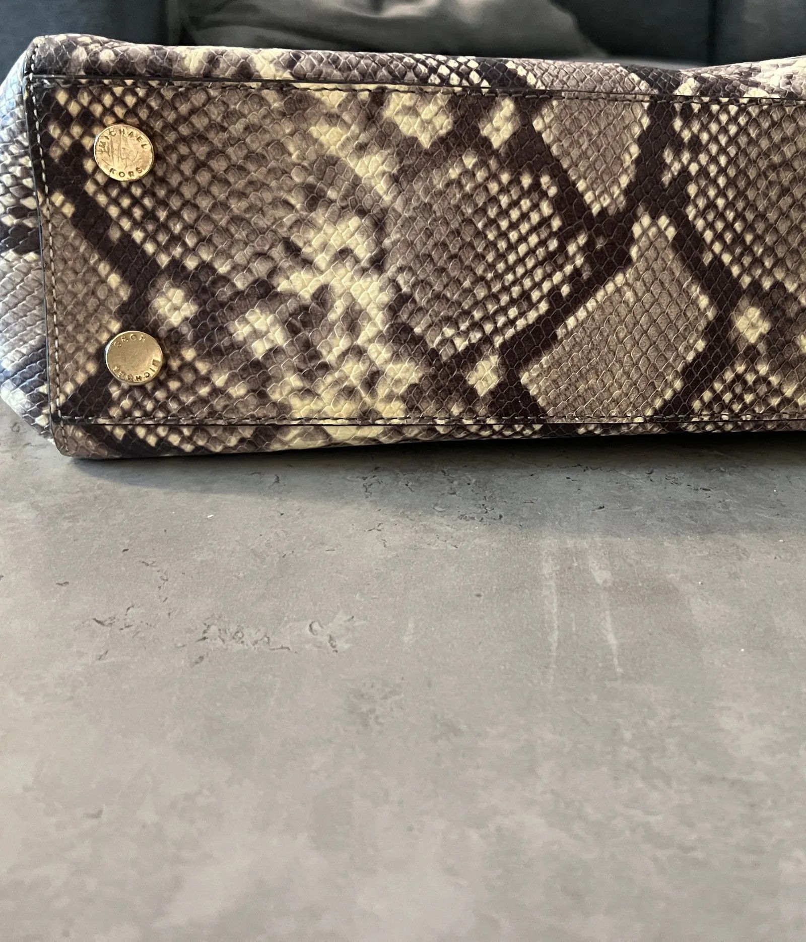 Michael Kors Michael Kors Bucket Bag Size ONE SIZE - 5 Thumbnail