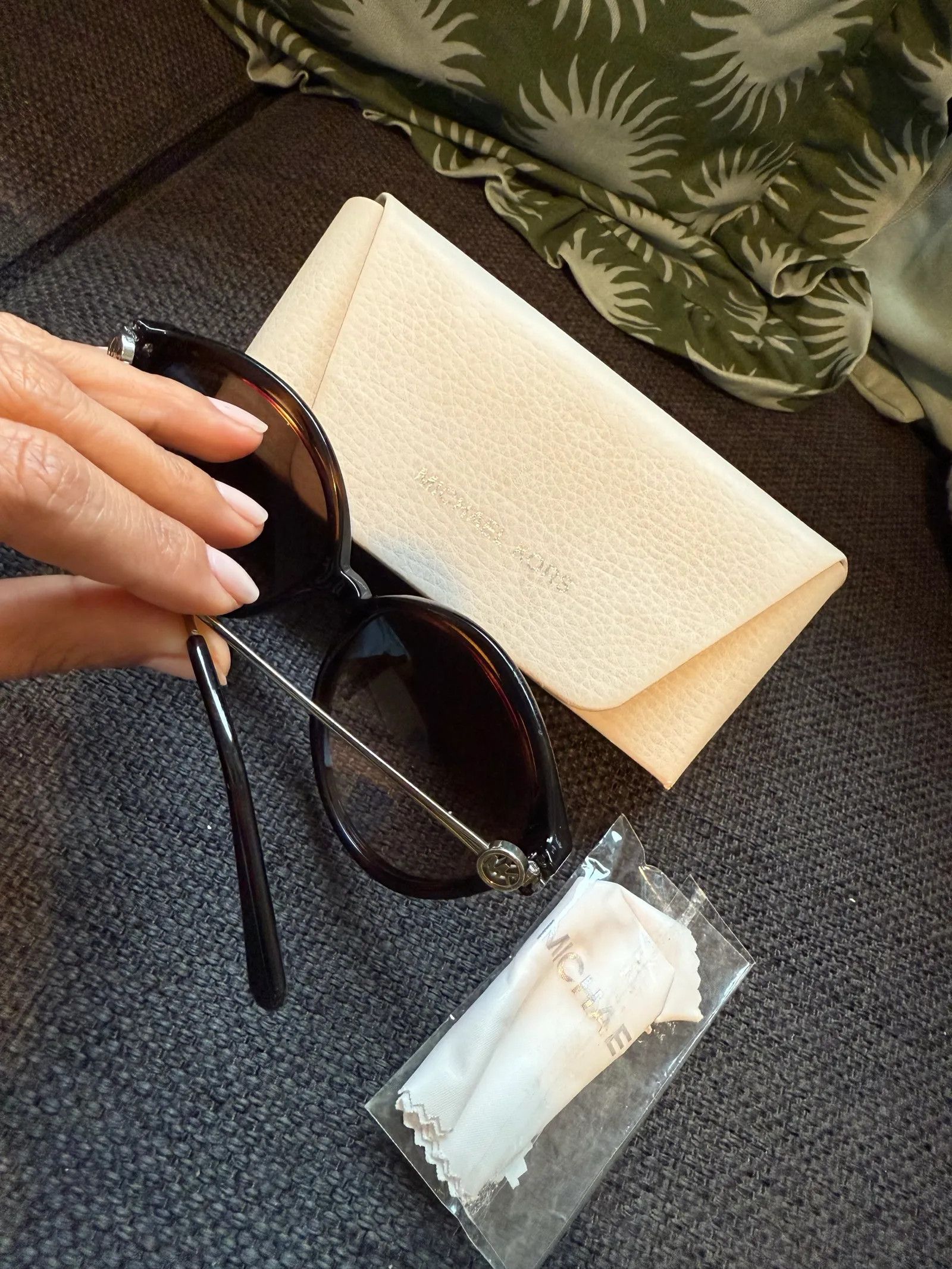 Michael Kors Michael Kors Sunglasses Size ONE SIZE - 4 Thumbnail