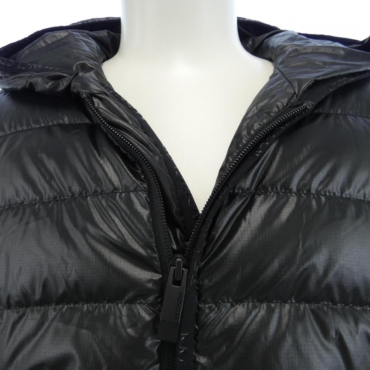 Moncler Moncler Moncler Down Jacket Others Outerwear 20919B00004 DUTY FREE for USA Size ONE SIZE - 7 Thumbnail
