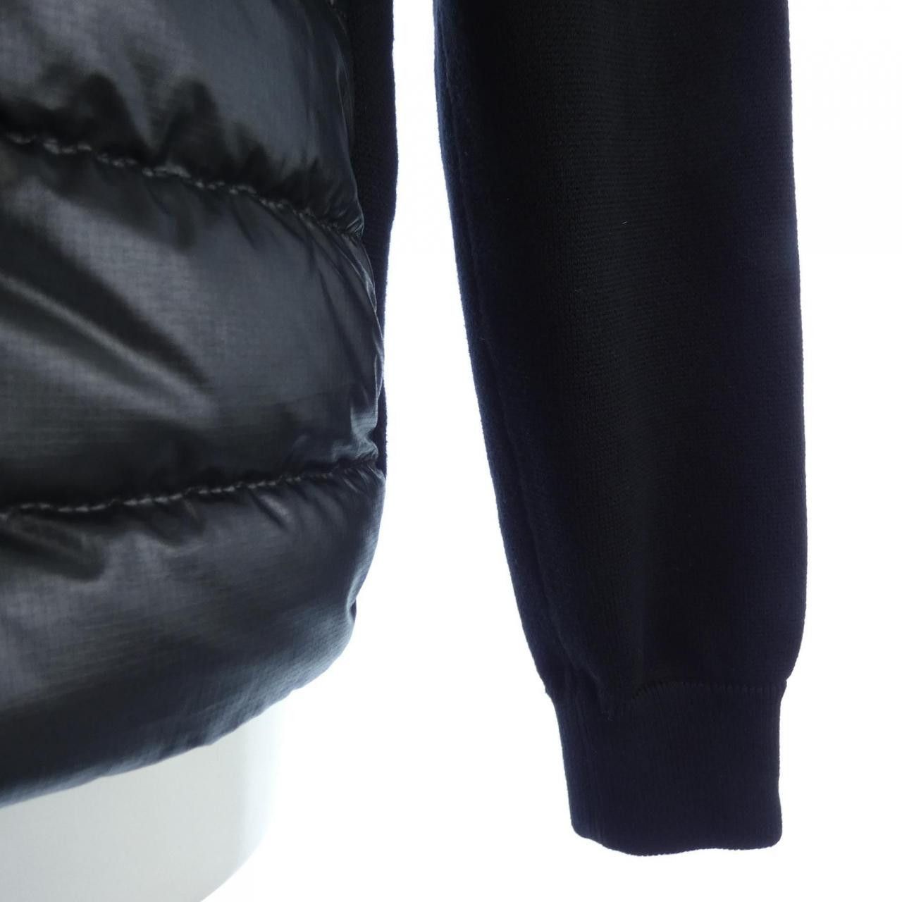 Moncler Moncler Moncler Down Jacket Others Outerwear 20919B00004 DUTY FREE for USA Size ONE SIZE - 8 Thumbnail