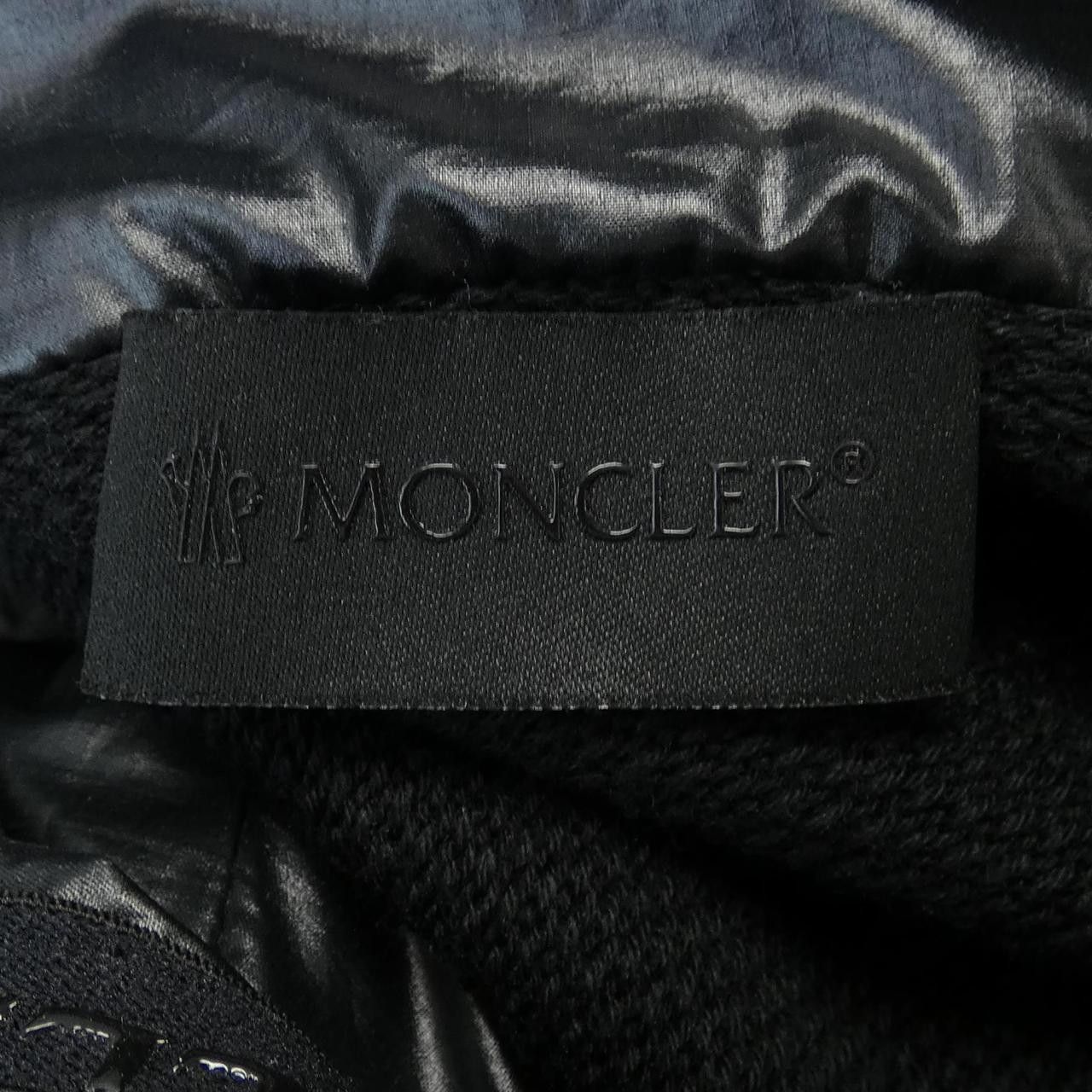 Moncler Moncler Moncler Down Jacket Others Outerwear 20919B00004 DUTY FREE for USA Size ONE SIZE - 6 Thumbnail
