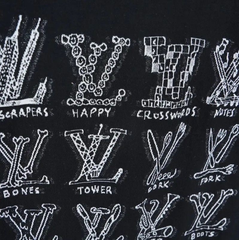 Louis Vuitton Louis Vuitton Black Graffiti Logo T-shirt 0089 Size XS / US 0-2 / IT 36-38 - 5 Thumbnail