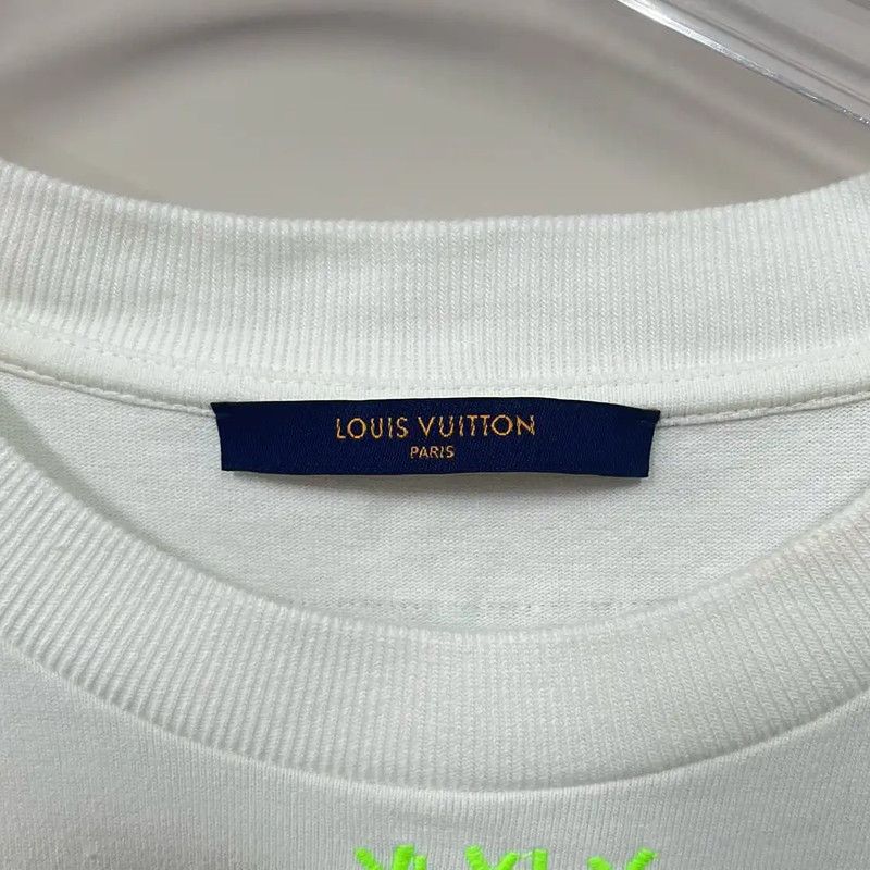 Louis Vuitton Louis Vuitton White Women's T-shirt with LV Pattern 0089 Size M / US 6-8 / IT 42-44 - 3 Thumbnail