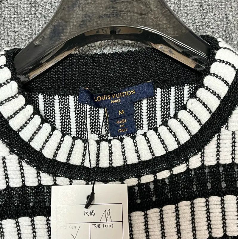 Louis Vuitton Louis Vuitton Women's Striped Knit Sweater 0089 Size M / US 6-8 / IT 42-44 - 4 Thumbnail