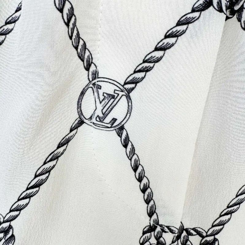 Louis Vuitton Louis Vuitton Women's White Shorts Size S 0089 Size 23" - 3 Thumbnail