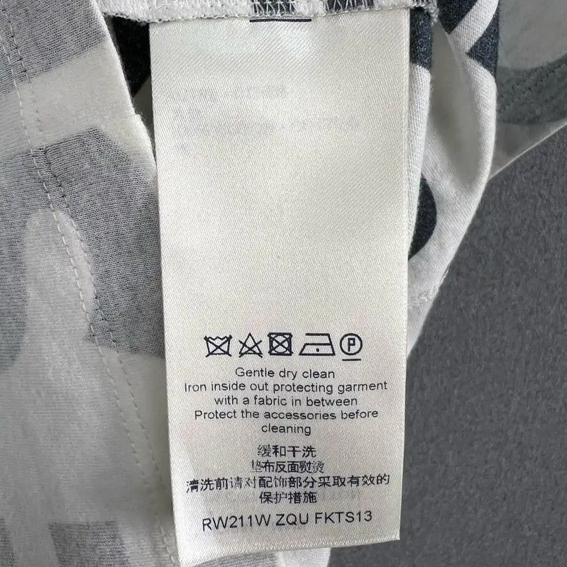 Louis Vuitton Louis Vuitton Women's White Logo T-Shirt 0089 Size XXS / US 00 / IT 34 - 4 Thumbnail