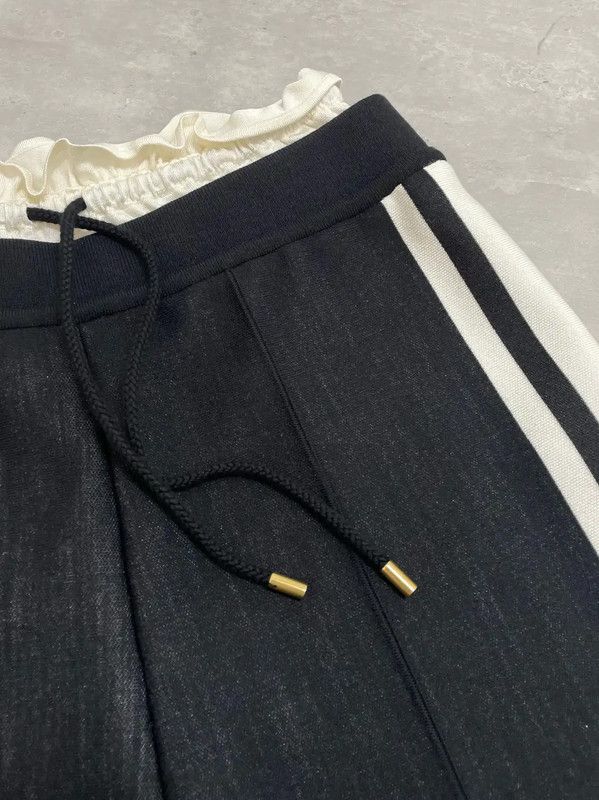Louis Vuitton Louis Vuitton Black Cotton Women's Shorts 0089 Size 28" / US 6 / IT 42 - 3 Thumbnail
