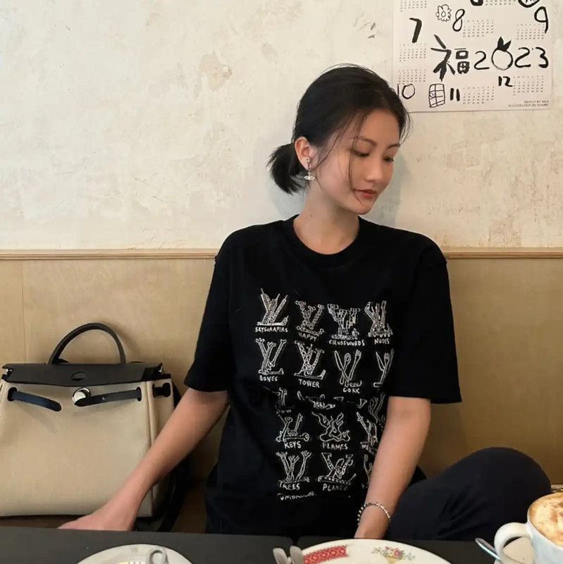 Louis Vuitton Louis Vuitton Black Cotton T-Shirt for Women 0089 Size M / US 6-8 / IT 42-44 - 9 Thumbnail