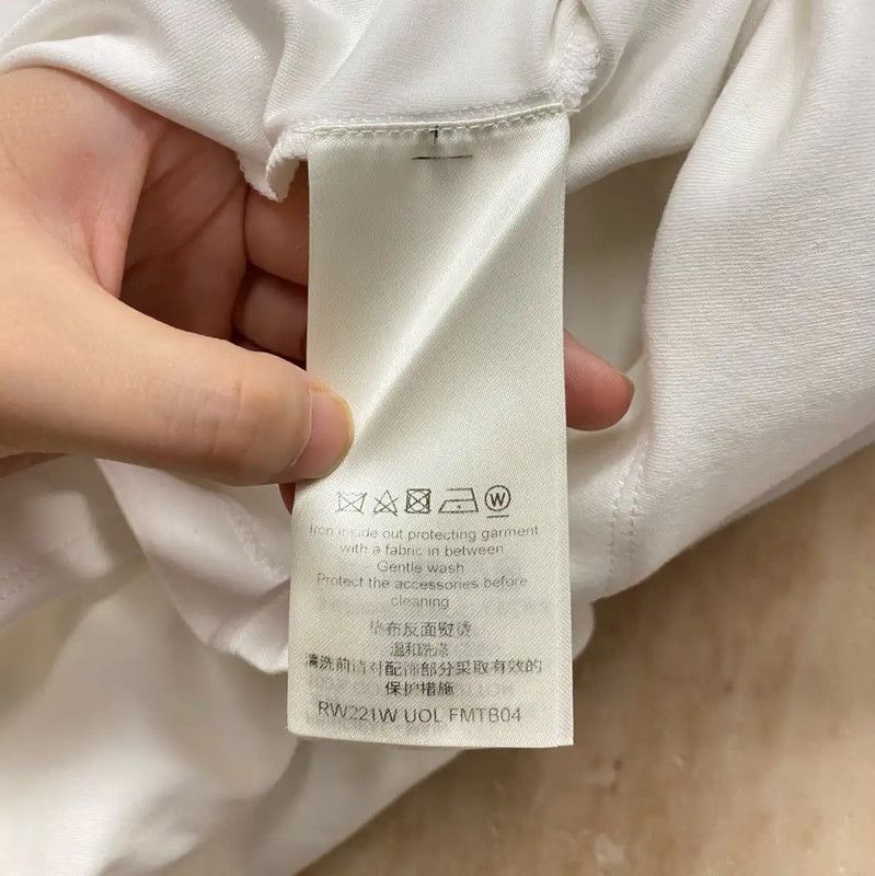 Louis Vuitton Louis Vuitton Women's Cotton T-Shirt in White 0089 Size M / US 6-8 / IT 42-44 - 4 Thumbnail
