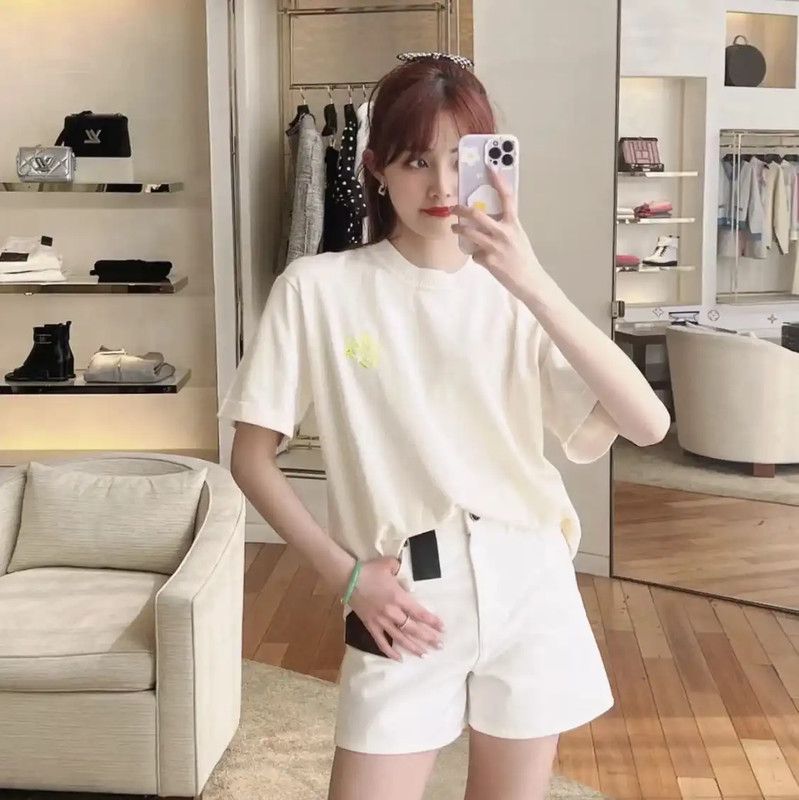 Louis Vuitton Louis Vuitton White Logo Cotton T-Shirt for Women 0089 Size XS / US 0-2 / IT 36-38 - 7 Thumbnail