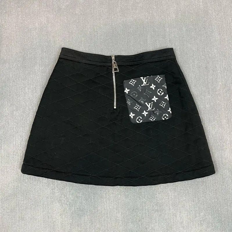 Louis Vuitton Louis Vuitton Black Cotton Skirt for Women 0089 Size 23" - 2 Thumbnail