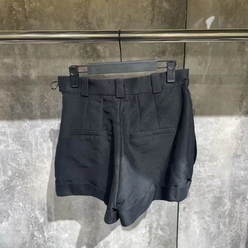 Louis Vuitton Louis Vuitton Black Cotton Women's Shorts 0089 Size 27" / US 4 / IT 40 - 2 Thumbnail