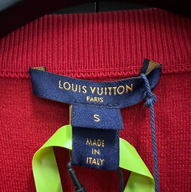 Louis Vuitton Louis Vuitton Women's Red Wool Long Sleeve Sweater 0089 Size S / US 4 / IT 40 - 4 Thumbnail