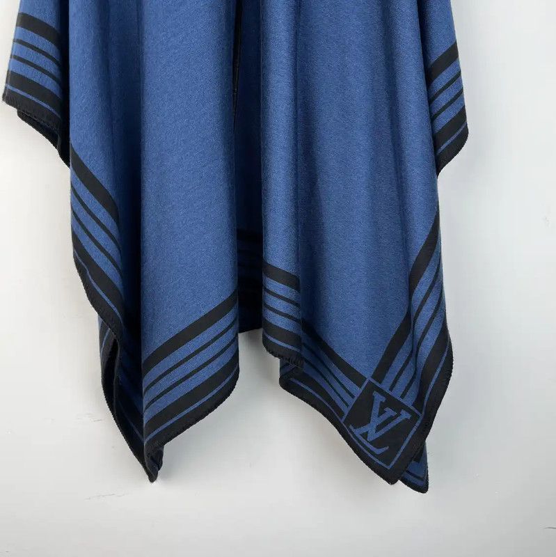 Louis Vuitton Louis Vuitton Ladies Deep Blue Knit Top 0089 Size ONE SIZE - 3 Thumbnail
