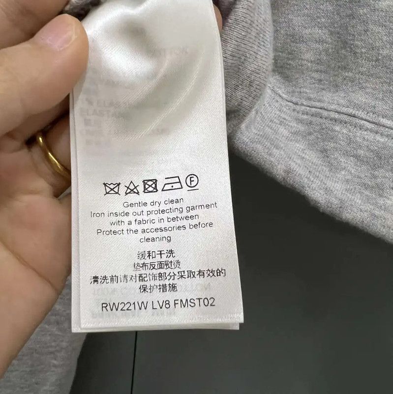 Louis Vuitton Louis Vuitton Gray Logo Crop Hoodie for Women 0089 Size XXS / US 00 / IT 34 - 3 Thumbnail