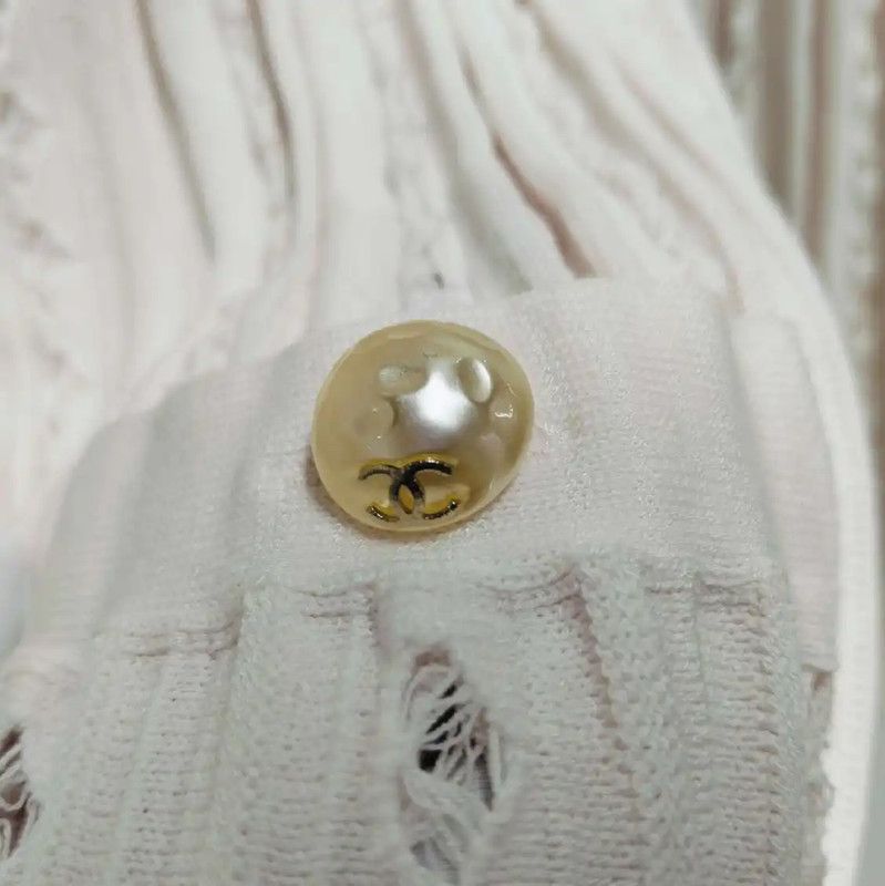 Louis Vuitton Louis Vuitton Cream Silk Women's T-Shirt 0089 Size ONE SIZE - 4 Thumbnail