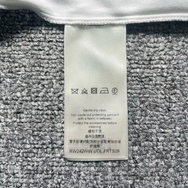 Louis Vuitton Louis Vuitton Women's Cotton T-Shirt in White 0089 Size S / US 4 / IT 40 - 5 Thumbnail