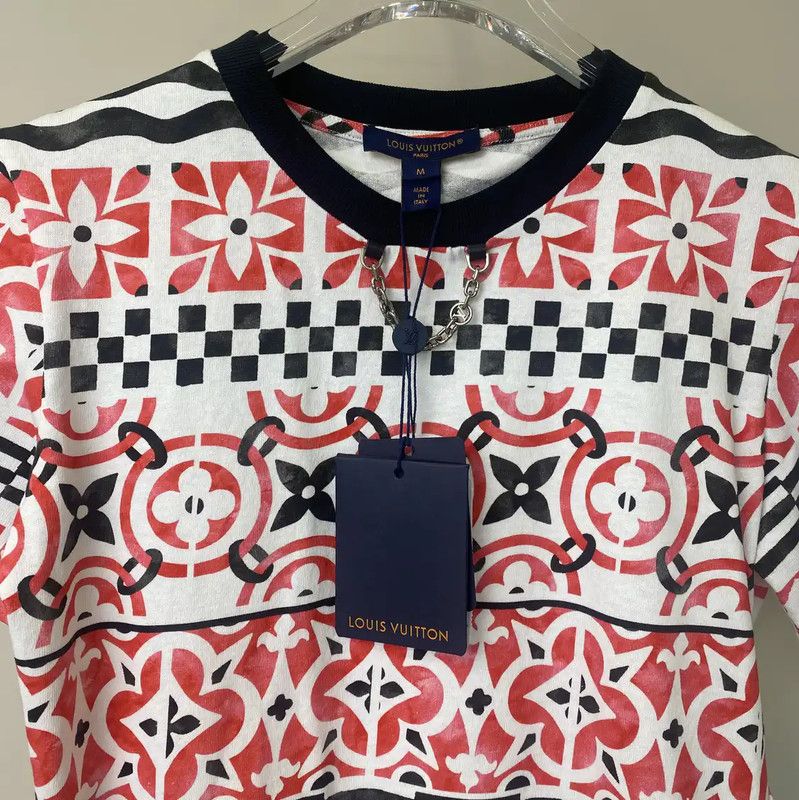 Louis Vuitton Louis Vuitton Red Cotton Women's T-Shirt 0089 Size M / US 6-8 / IT 42-44 - 3 Thumbnail