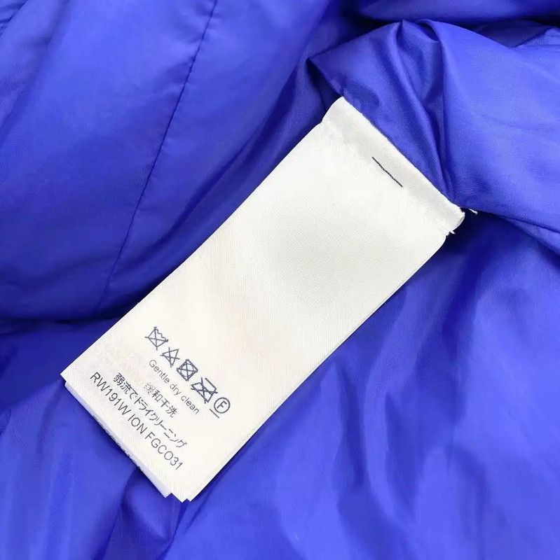 Louis Vuitton Louis Vuitton Women's Blue Puffer Jacket 0089 Size ONE SIZE - 4 Thumbnail
