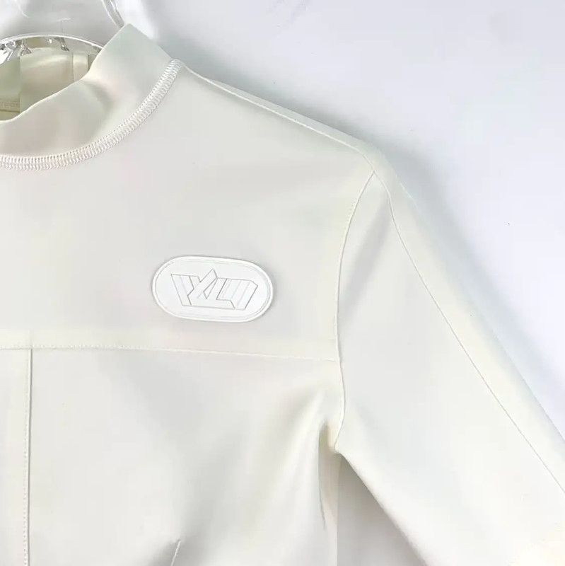Louis Vuitton Louis Vuitton White Short Sleeve Women's Tee 0089 Size XXS / US 00 / IT 34 - 3 Thumbnail