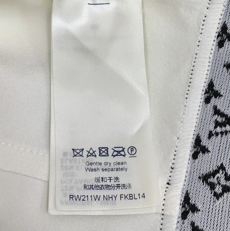 Louis Vuitton Louis Vuitton White Short Sleeve Women's Tee 0089 Size XXS / US 00 / IT 34 - 6 Thumbnail