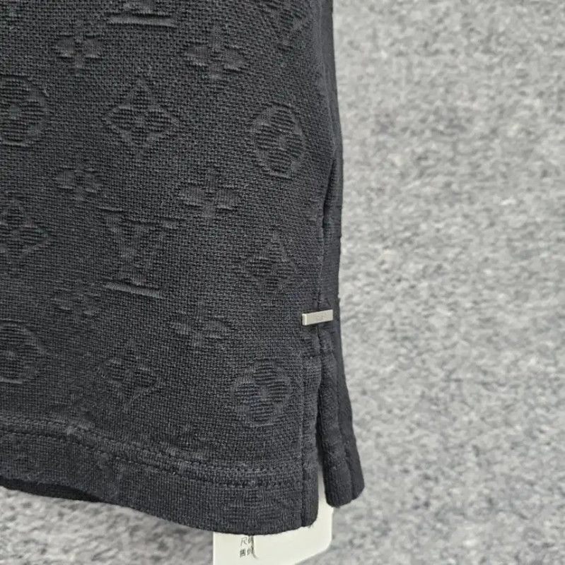 Louis Vuitton Louis Vuitton Black Cotton T-Shirt Size L 0089 Size L / US 10 / IT 46 - 6 Thumbnail