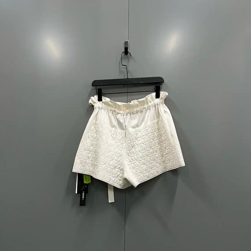 Louis Vuitton Louis Vuitton Summer White Cotton Women’s Shorts 0089 Size 27" / US 4 / IT 40 - 2 Thumbnail