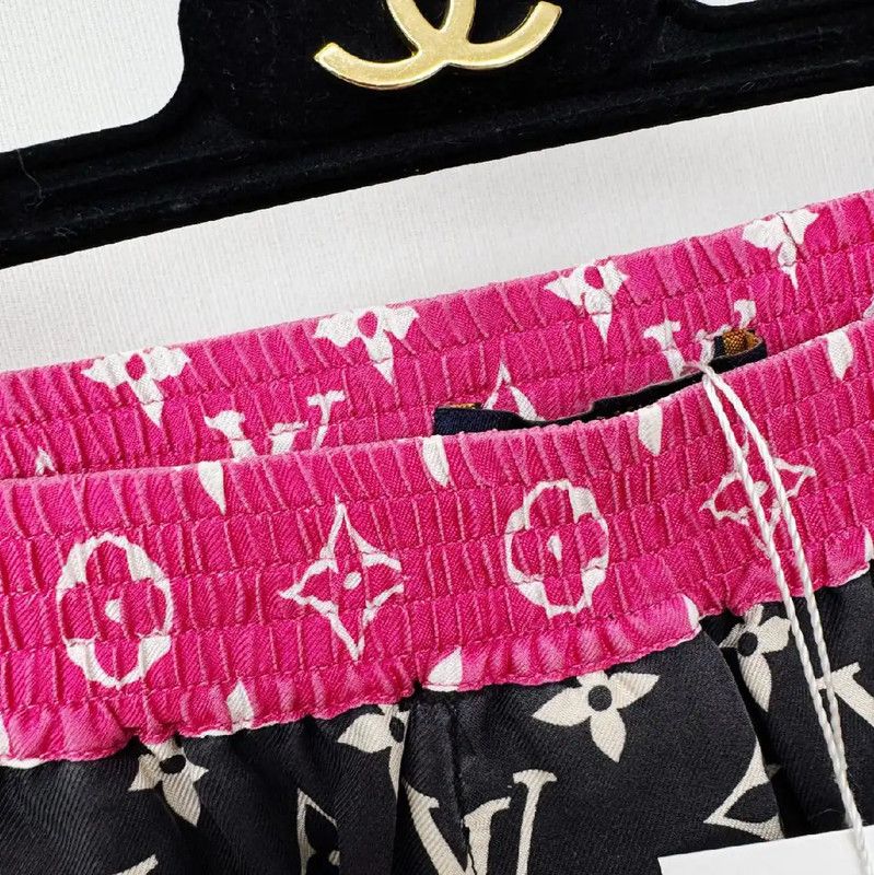 Louis Vuitton Louis Vuitton Colorful Women's Shorts 0089 Size 23" - 3 Thumbnail