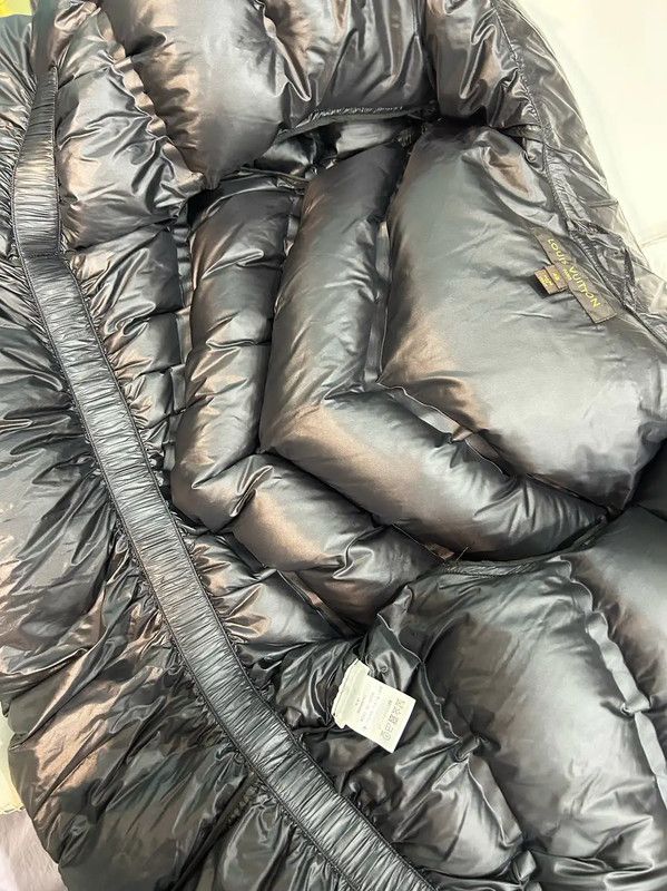 Louis Vuitton Louis Vuitton Black Women's Short Down Jacket 0089 Size M / US 6-8 / IT 42-44 - 9 Thumbnail