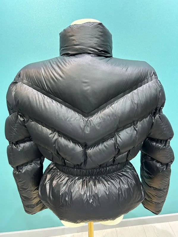 Louis Vuitton Louis Vuitton Black Women's Short Down Jacket 0089 Size M / US 6-8 / IT 42-44 - 2 Thumbnail