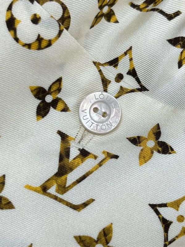 Louis Vuitton Louis Vuitton White Cotton XS Women's Shorts 0089 Size 22" - 3 Thumbnail