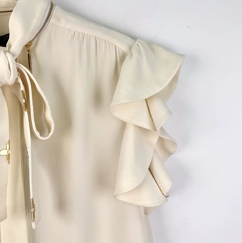 Louis Vuitton Louis Vuitton Beige Silk Ruffle Blouse 0089 Size XS / US 0-2 / IT 36-38 - 3 Thumbnail