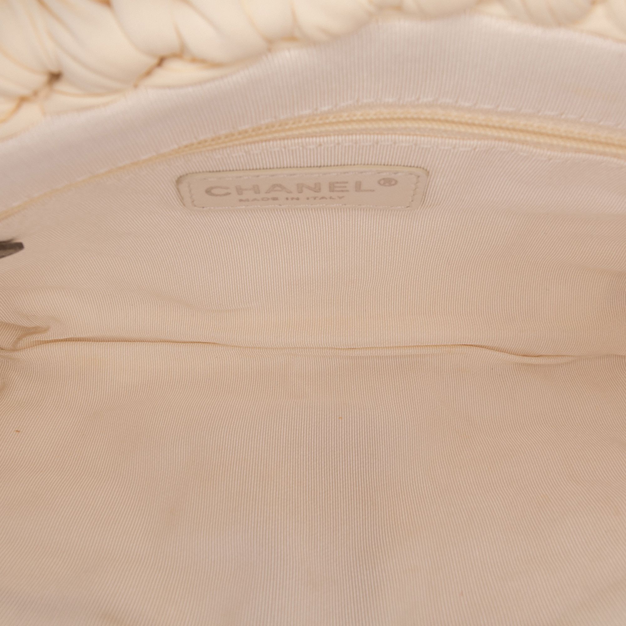Chanel Chanel Neoprene Fancy Crochet Flap Size ONE SIZE - 4 Thumbnail