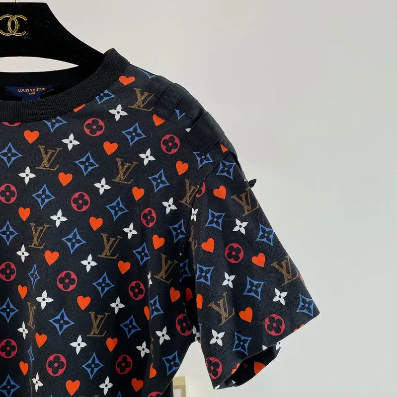 Louis Vuitton Louis Vuitton Printed Black Cotton T-Shirt 0089 Size M / US 6-8 / IT 42-44 - 2 Thumbnail