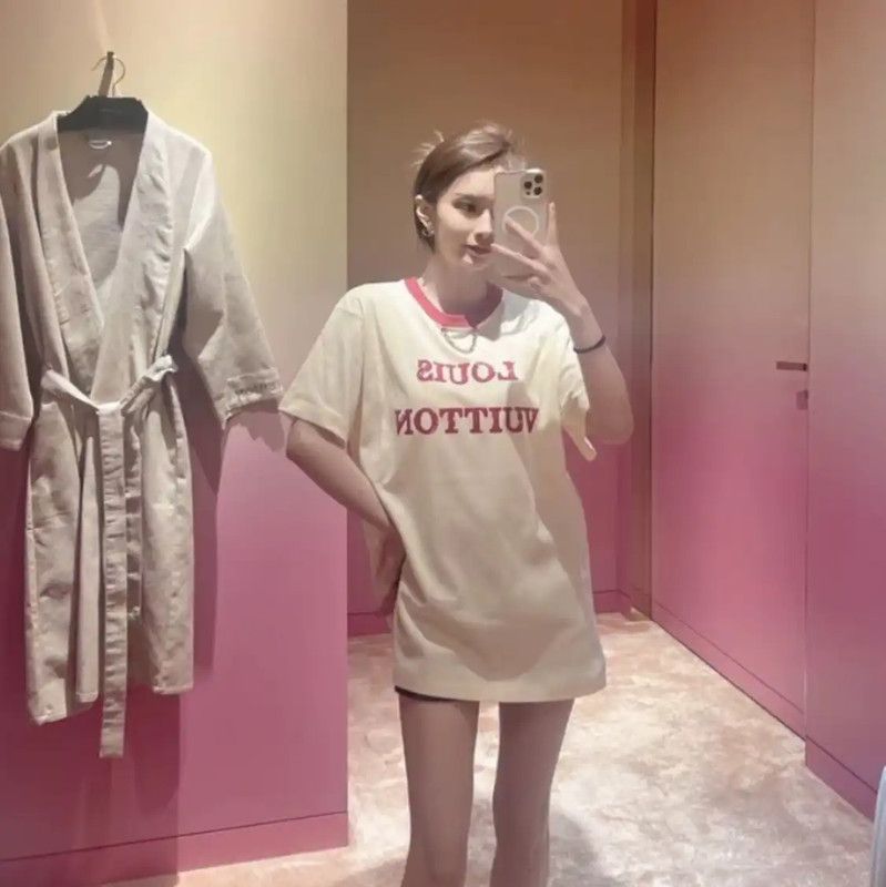 Louis Vuitton Louis Vuitton Beige Cotton Women's T-Shirt 0089 Size M / US 6-8 / IT 42-44 - 9 Thumbnail