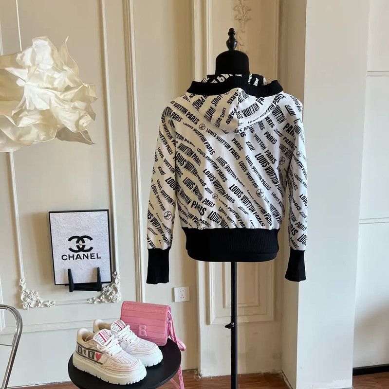 Louis Vuitton Louis Vuitton Women's White Knit Sweater Size S 0089 Size S / US 4 / IT 40 - 2 Thumbnail